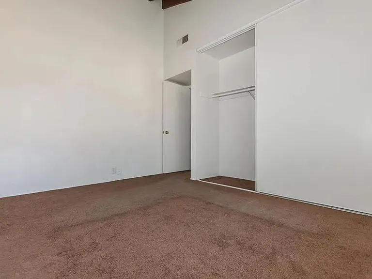 Pacific Terrace — Photo 41