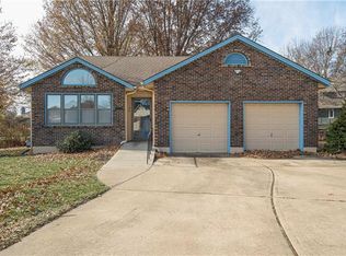 1127 SW 8th St, Lees Summit, MO 64081