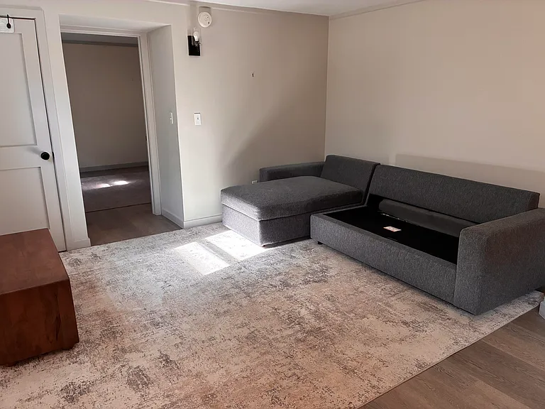 126 Bradford Ave — Photo 5