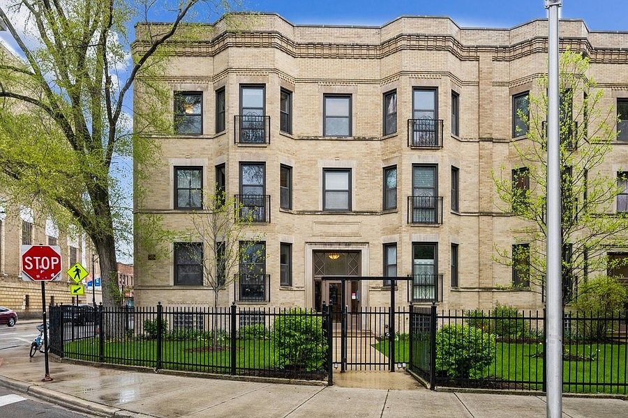 1st image of 4753 N Magnolia Ave #3
