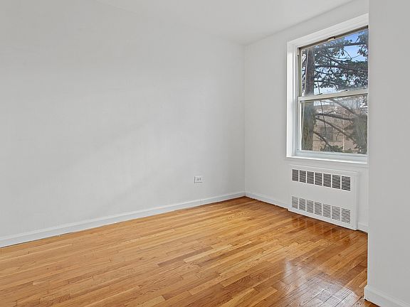 5th image of 75 Hawthorne St APT 4G