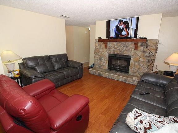 5th image of 3716 Trianon Dr