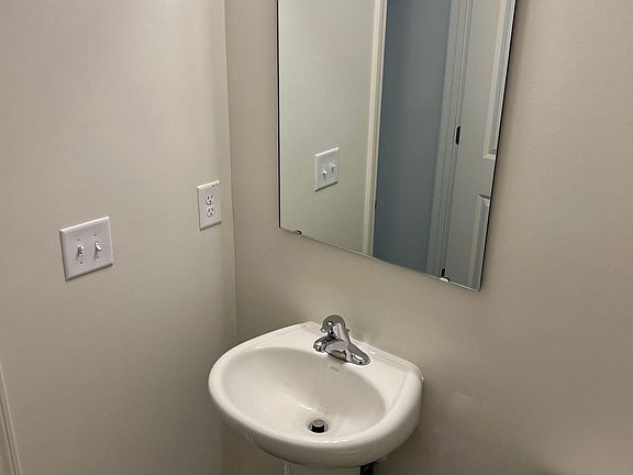 5th image of 1248 Manor Dr