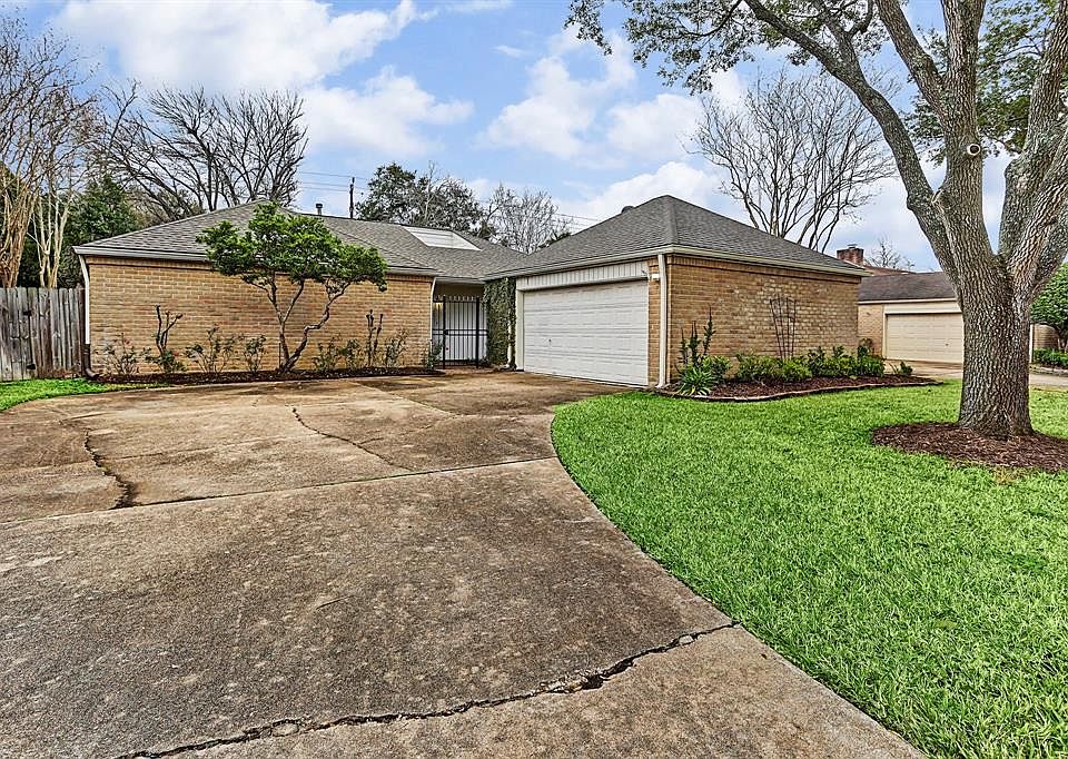 1st image of 12526 Rocky Knoll Dr