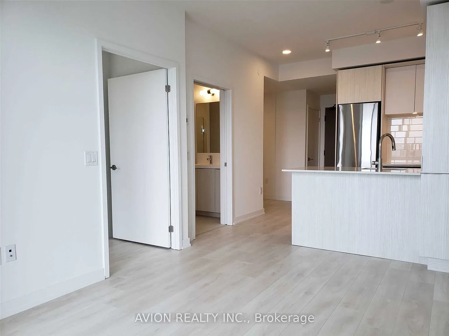 2 bed, $2,400 — Photo 2
