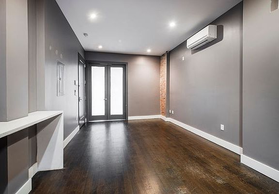 4th image of 441 Franklin Ave #1