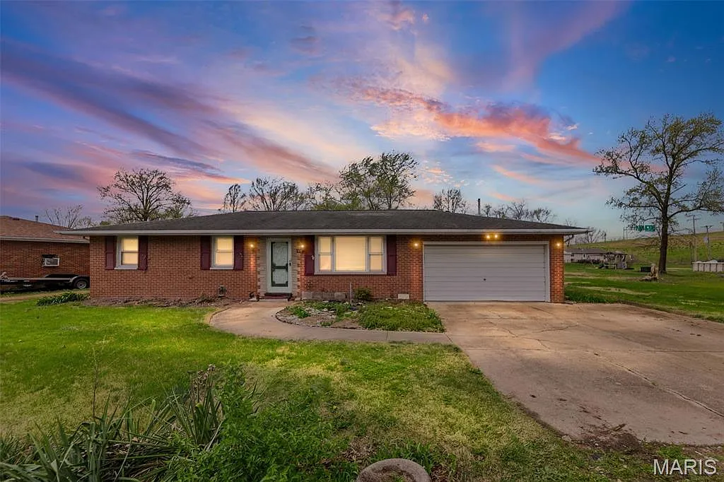 1374 Saint Thomas Rd photo 1
