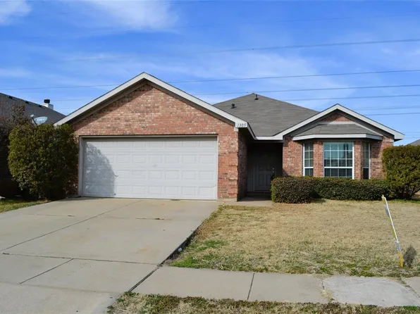 1305 Sierra Blanca Dr, Burleson, TX 76028