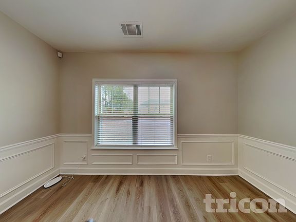 3rd image of 498 Kirkland Dr