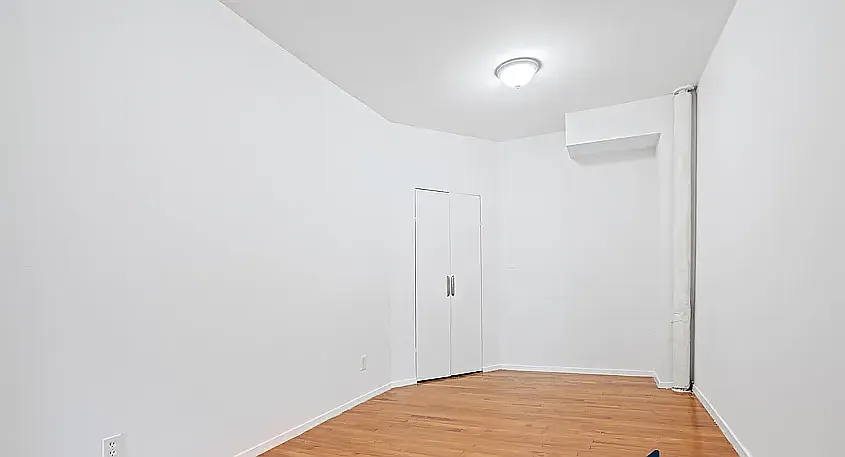 428 West 48th Street — Photo 3