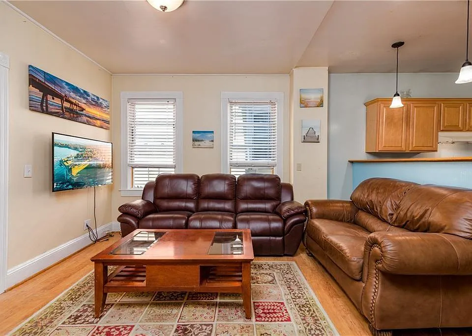 9 Ann St #1