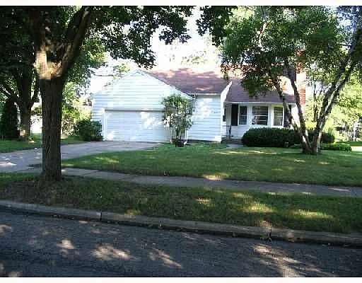 526 S Verlinden Ave photo 1