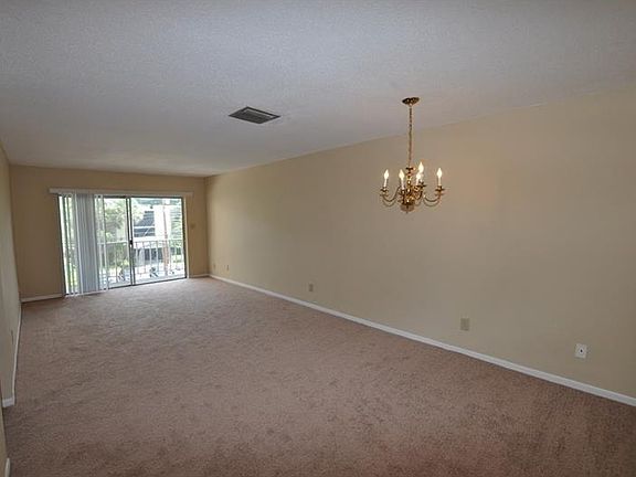 4th image of 4606 W Gray St Unit 304