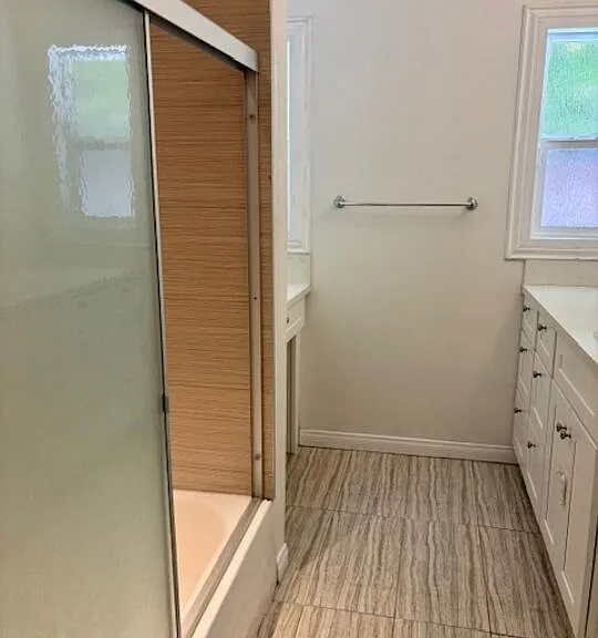 459 S Holt Ave — Photo 22