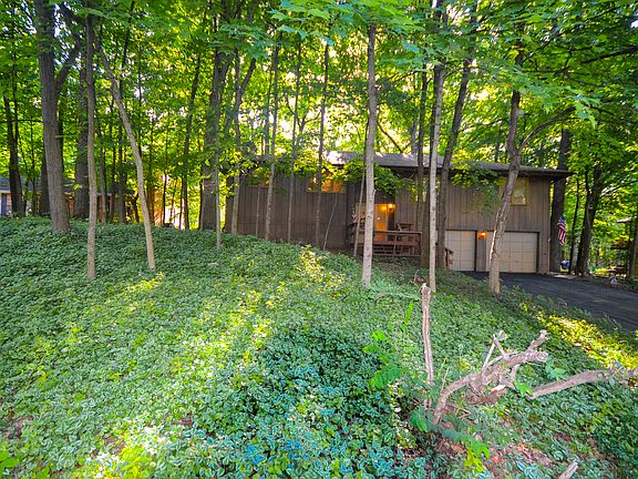 3rd image of 30 Braeburn Dr