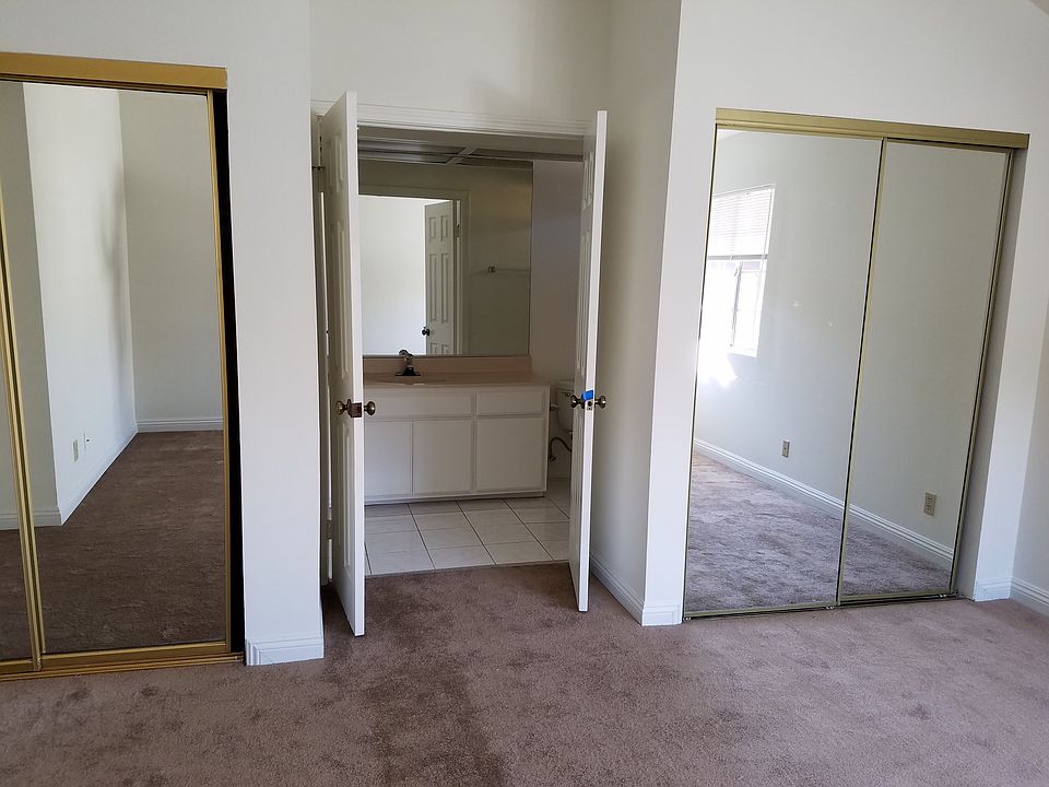 1st image of 3192 Vineland Ave