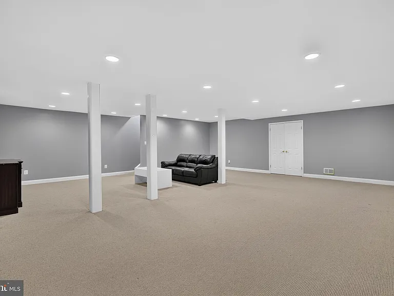 16 Oak Leaf Ln — Photo 58