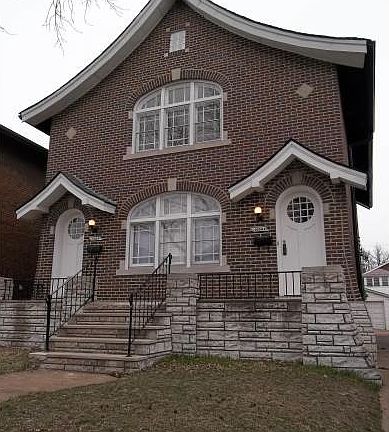 2nd image of 5039 Winona Ave