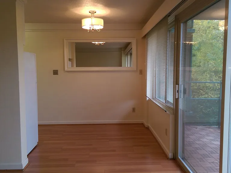 Taylor Towers — Photo 3