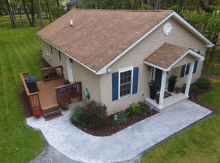 5237 Hummingbird Dr, Pocono Summit, PA 18346