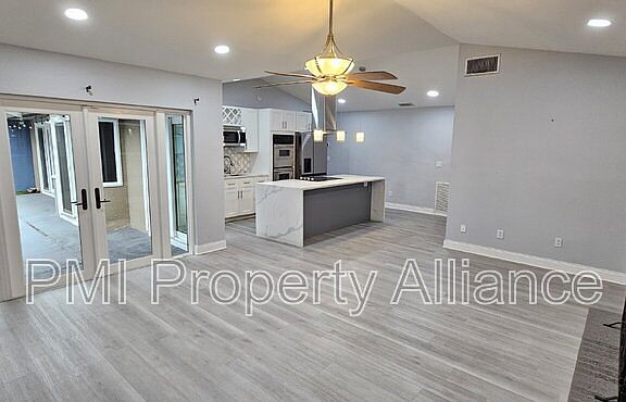 4th image of 5015 Nassau Cir #4