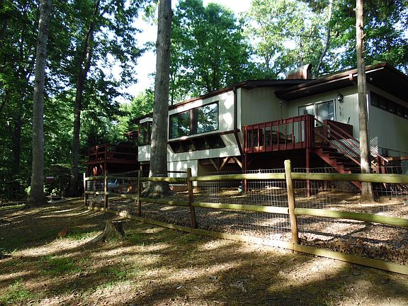3rd image of 315 Heritage Cir