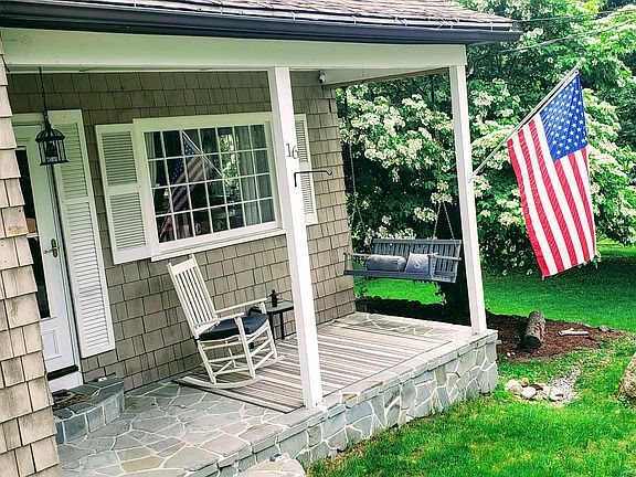 Welcoming front porch. 