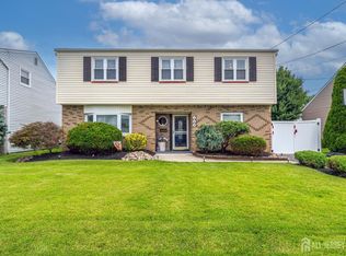 143 7th St, Port Reading, NJ 07064