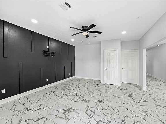 4th image of 8824 Leander St