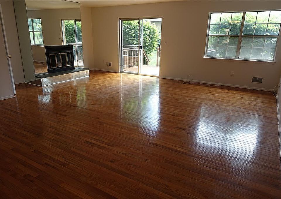 Real wood floors & fireplace