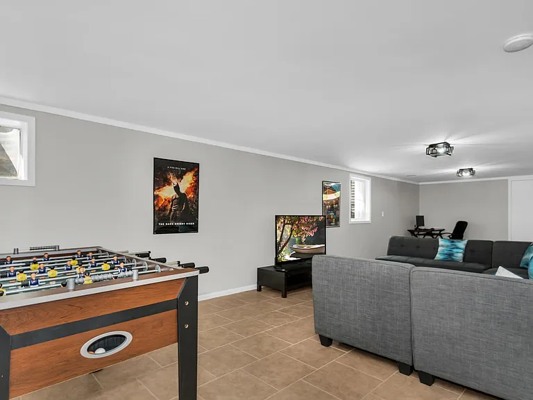 Merlin Dr — Photo 12