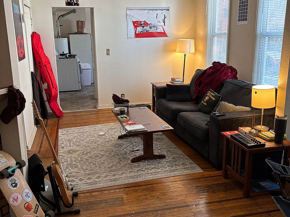 2nd image of 1112 4th St SE #1