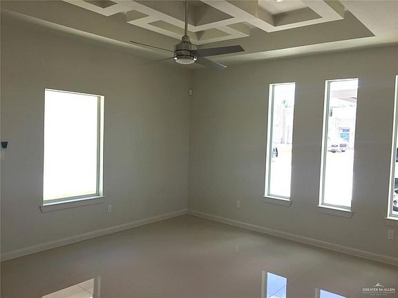 4th image of 1709 W Garrison Dr