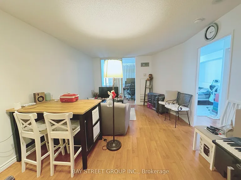 24 Wellesley St W #1512 — Photo 1