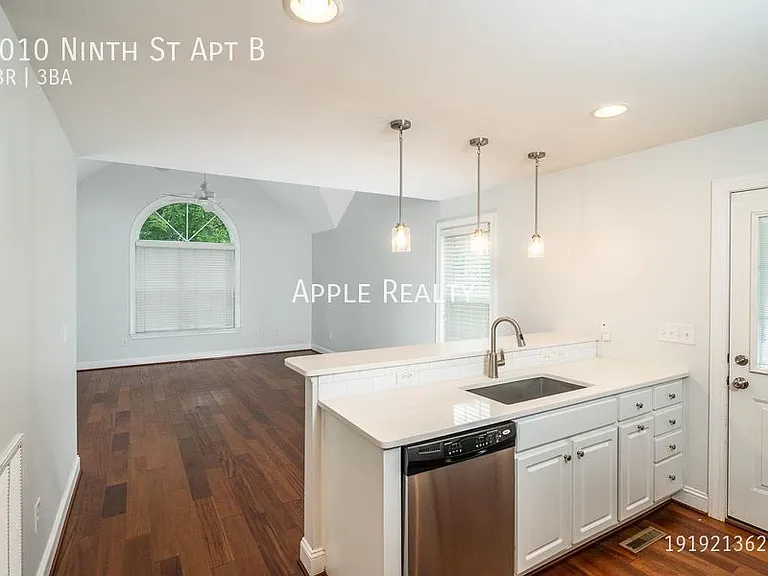 1010 9th St #B — Photo 3