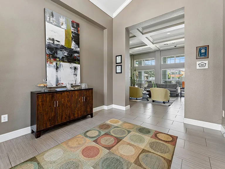 Point Royale Apartments — Photo 30