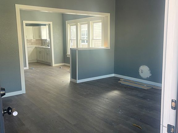 2nd image of 652 12th Ave NW