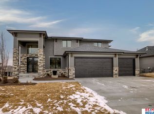 2027 S 211th St, Elkhorn, NE 68022