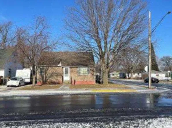 402 Monroe Ave, North Mankato, MN 56003