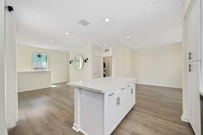 429 Lake Shore Way — Photo 2