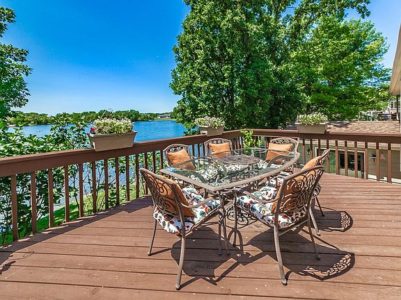 3rd image of 2457 Heron Dr