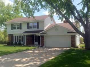S42W27213 Oak Grove Ln, Waukesha, WI 53189