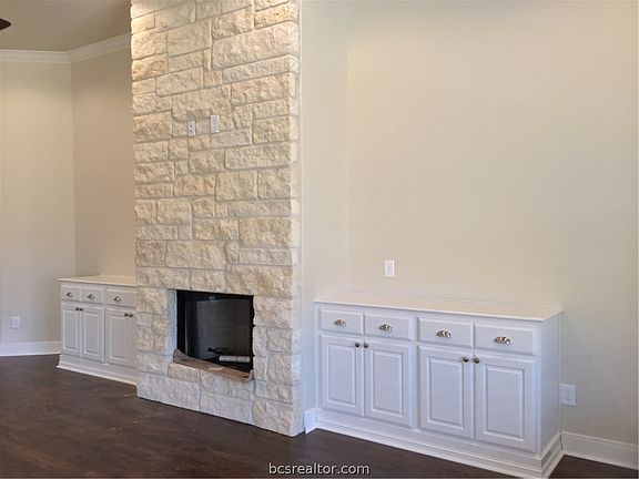 3rd image of 2608 Hailes Ln