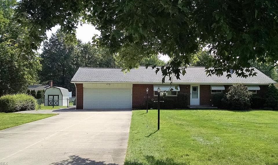 1st image of 8995 Lowell Ln
