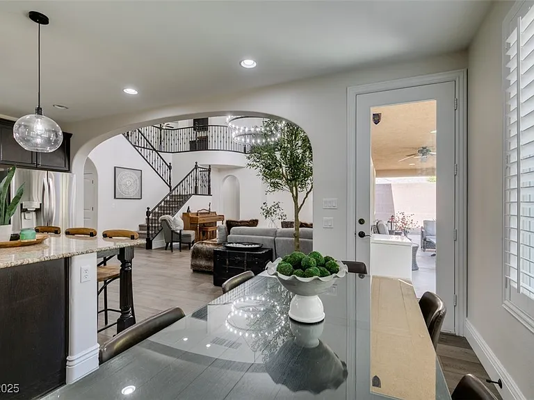 10244 Radcliffe Peak Ave — Photo 20