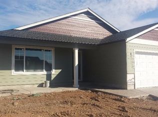 7410 27th St, White City, OR 97503