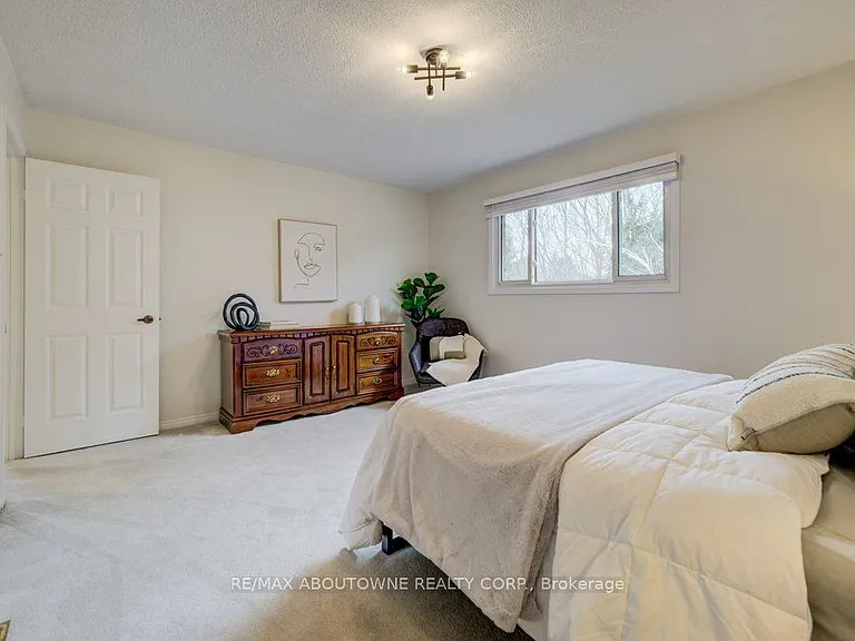 440 Parkridge Cres — Photo 14