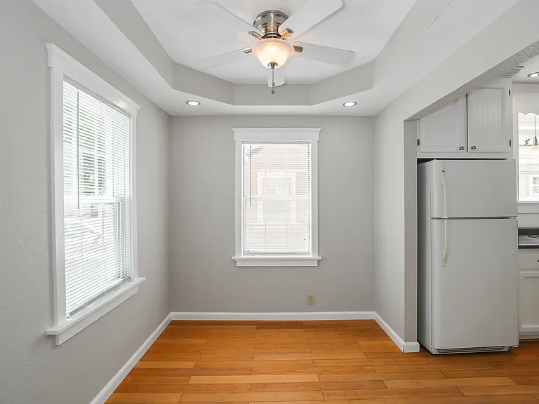 927 Taft Ave — Photo 4