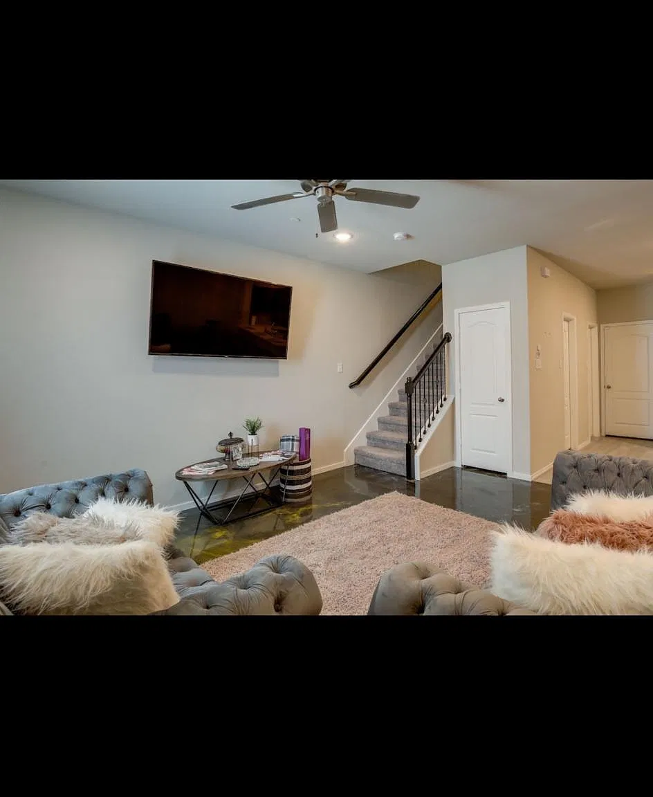 2708 Percheron Dr — Photo 2