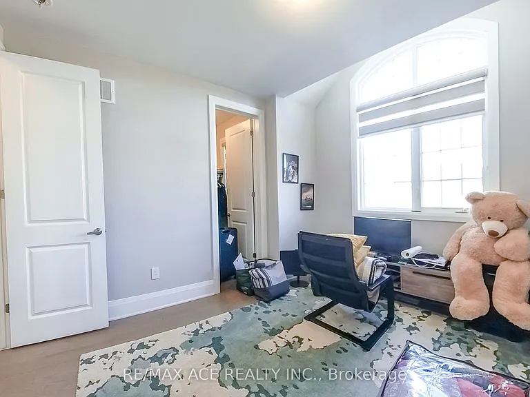 261 Marigold Ct — Photo 22
